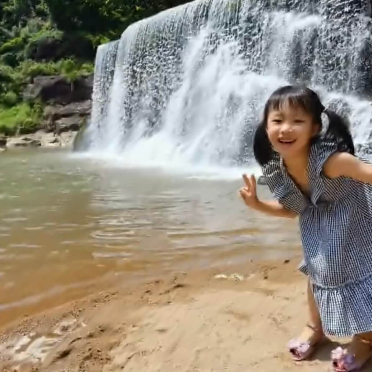 郑鹏浩女儿